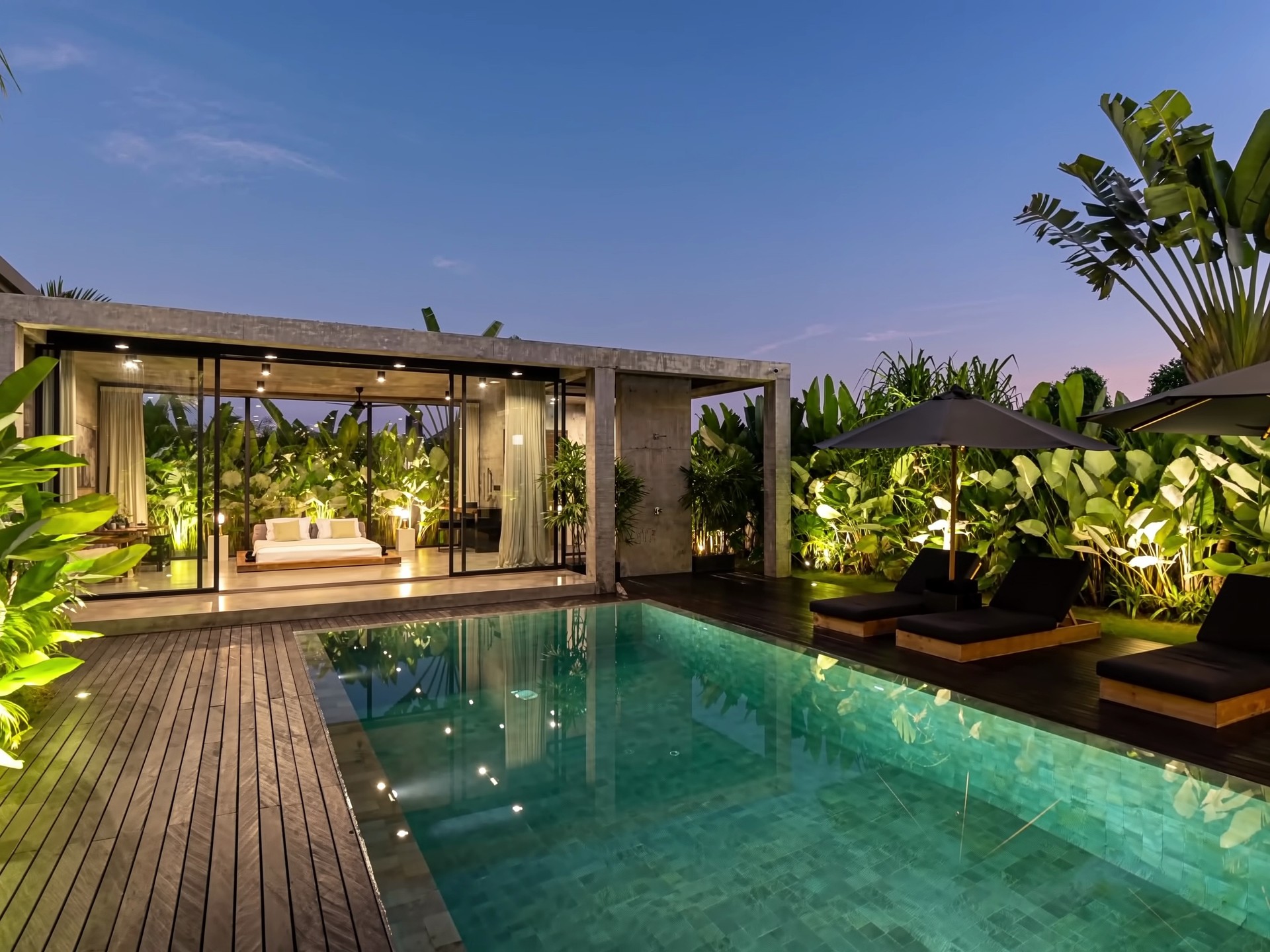 Life around Seseh and Munggu on Bali's west coast